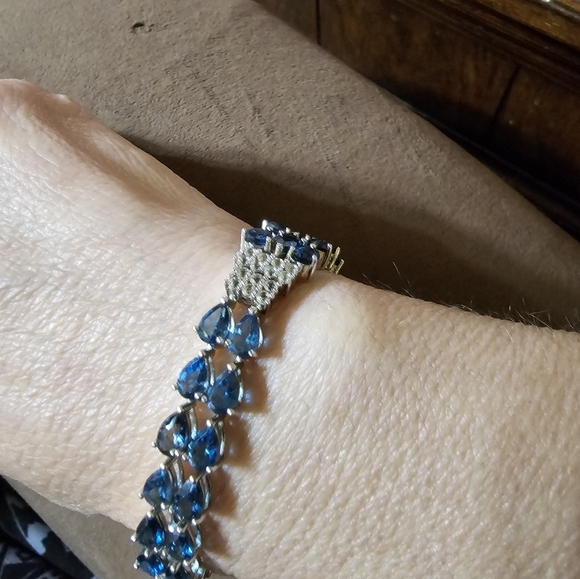 Genuine London Blue Topaz 💙 & White Topaz Bracelet in Sterling Silver! - Picture 5 of 6